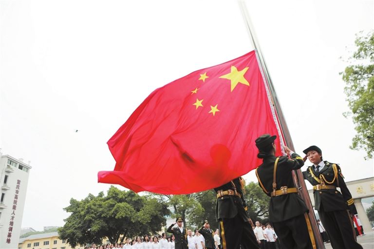 弘扬抗战精神共筑国防长城