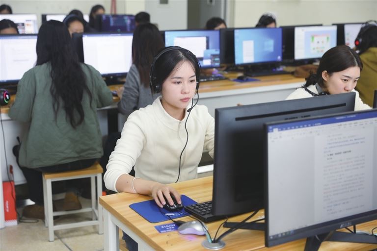 永川区第三届中小学（幼儿园）教师教学基本功竞赛决赛举行