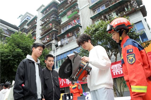 沉浸式消防安全演练让居民“零距离”学会防火自救