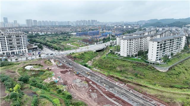 永川：储备地块配套工程水稳层摊铺圆满完成