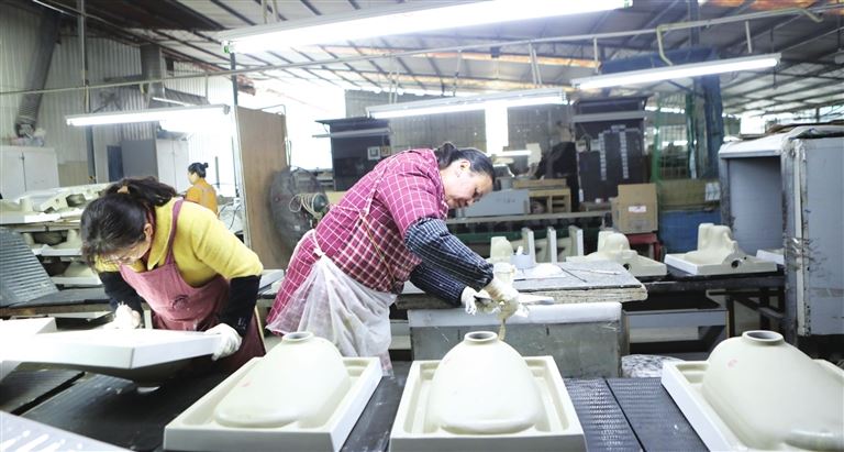 陈食街道：“家门口”经济马力足