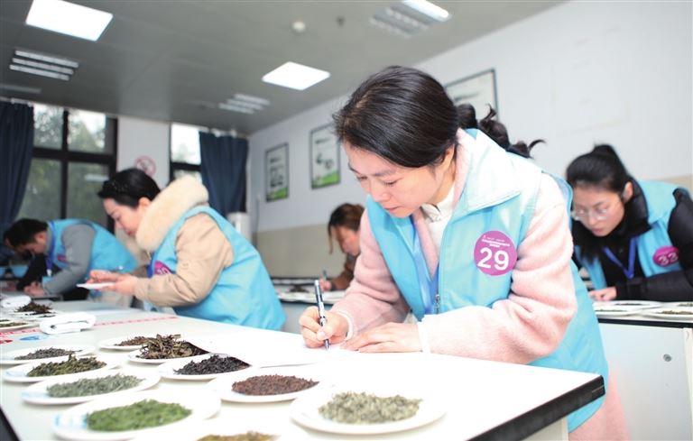 第五届全国评茶师职业技能大赛重庆预选赛在永举行