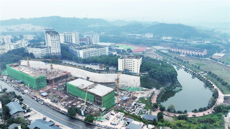 重庆科创职业学院新汽车实训基地建设进展顺利