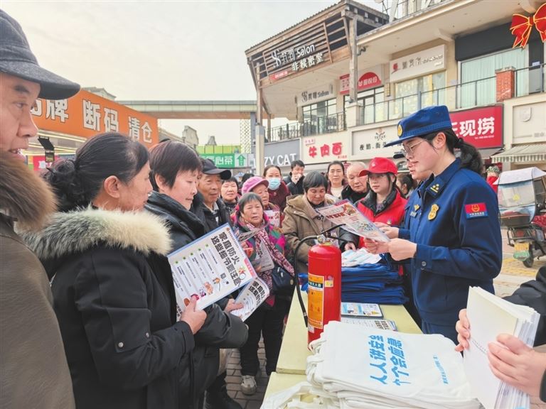 多部门联合开展“5102”惠邻有感便民服务活动