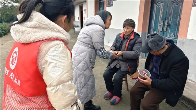 来苏镇:爱心企业送温暖