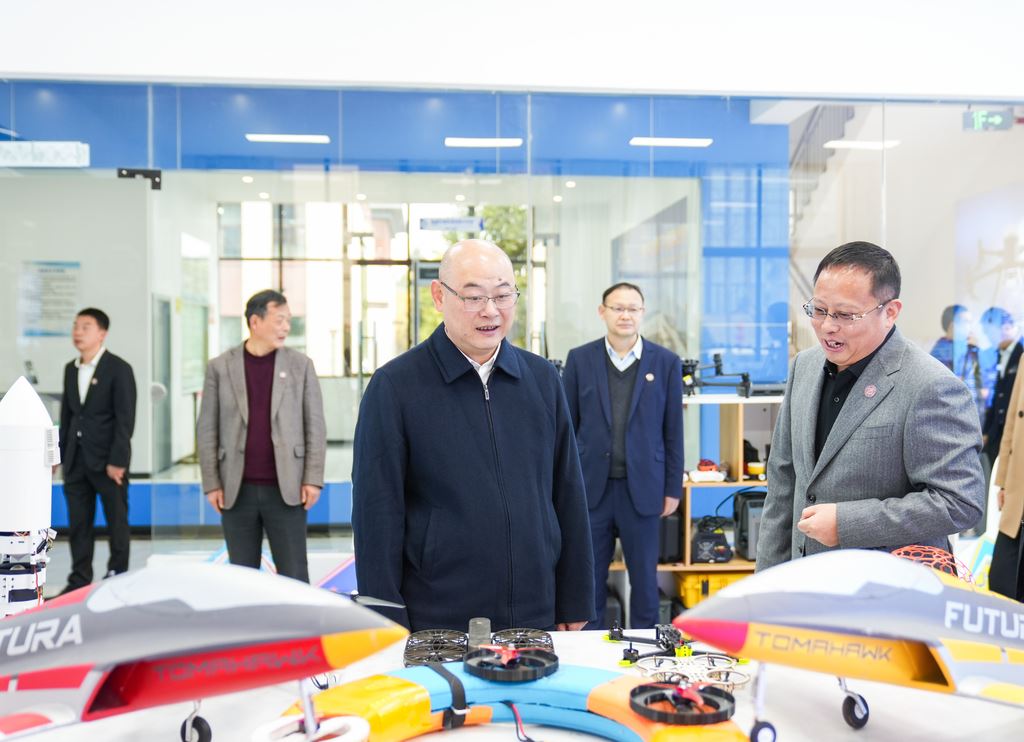 许宏球在调研永川高新区时强调强产业拼经济促发展为实现“十五五”良好开局奠定坚实基础