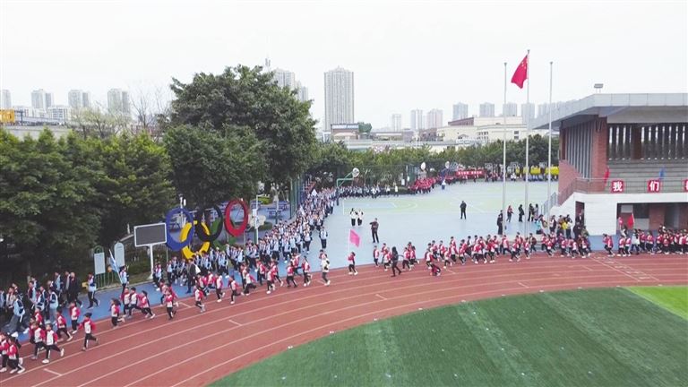五洲小学：以“健康跑”开启新学期第一课